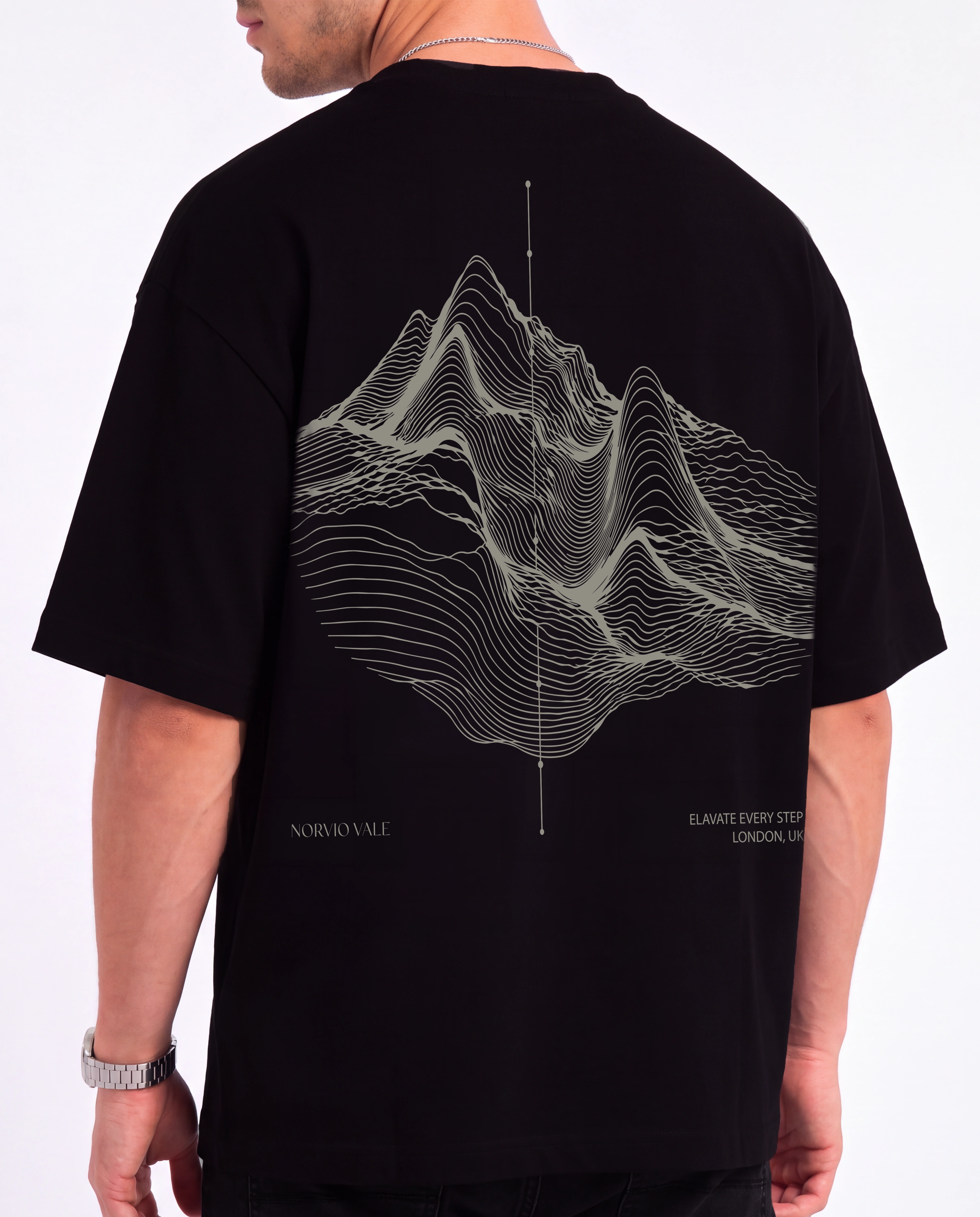 NV SIGNATURE OVERSIZED TEE BLACK in Black — image 5